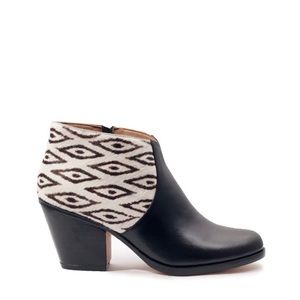 Fortress Of Inca Adriana Coco Pony Ankle Boots 7 black and white leather